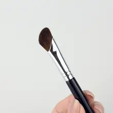 斜角鼻影ブラシ【馬毛製・シェーディング・メイクアップ用】