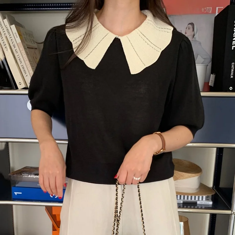 骨格ストレート パフスリーブとは？通勤風の薄手ニットトップスの実際の使い方と特性