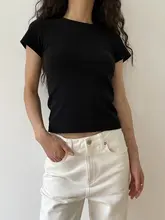 シンプルなデザインのレディース薄手タイトフィットTシャツ【夏用・半袖・黒白】