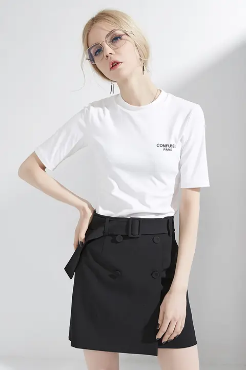 白色Tシャツ【レディース・短袖・コットン・フィット感あるデザイン】