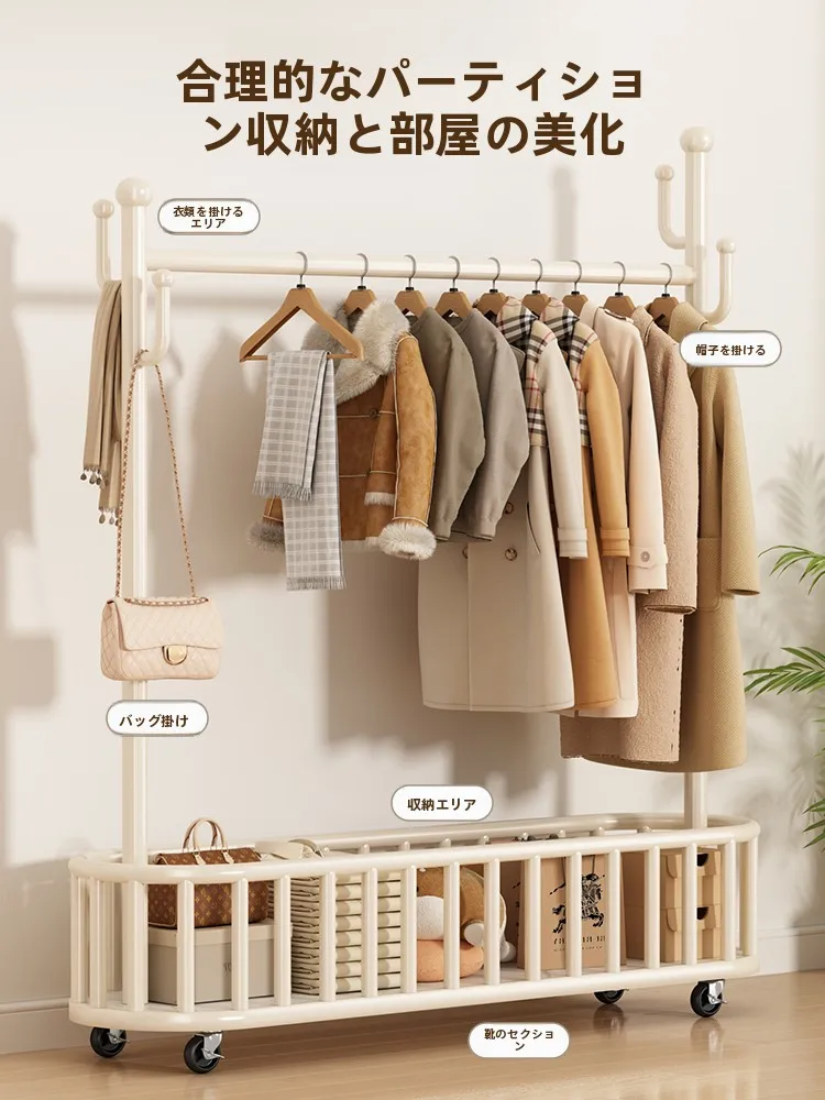 移動可能な室内用衣服収納ラック：シンプルデザインで空間を効率的に活用