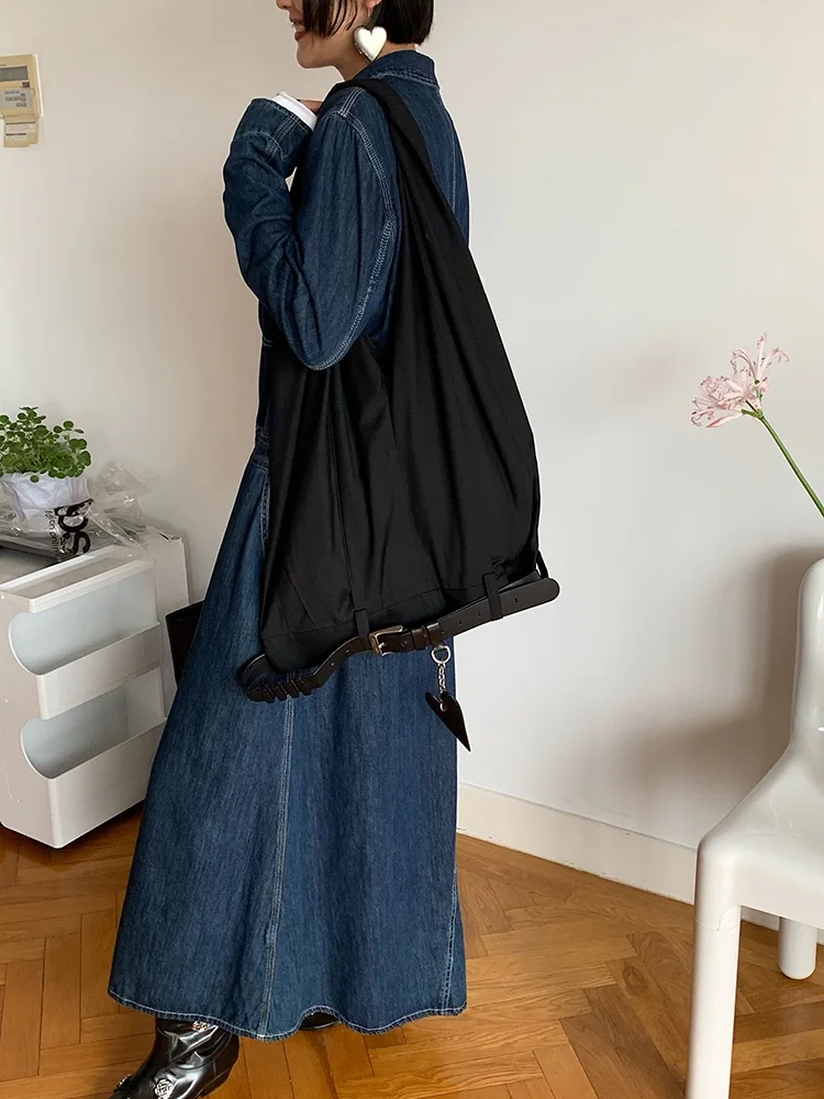 ブラックバックパック：シンプルで洗練されたデザインが日常に溶け込む