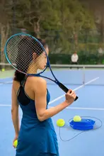 単独使用可能なテニス練習器【カーボン製・リターン機能付き・初心者向け】