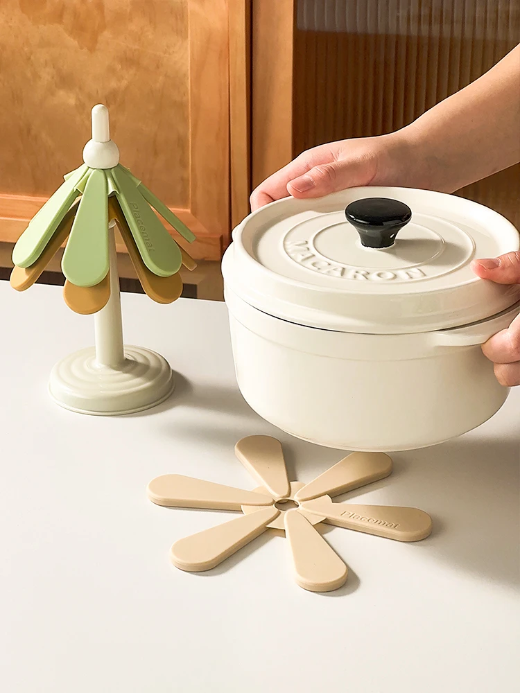 日用品の便利グッズを選ぶときに迷う？onlycookのシリコンテーブルマットが解決するリアルな使い心地とは