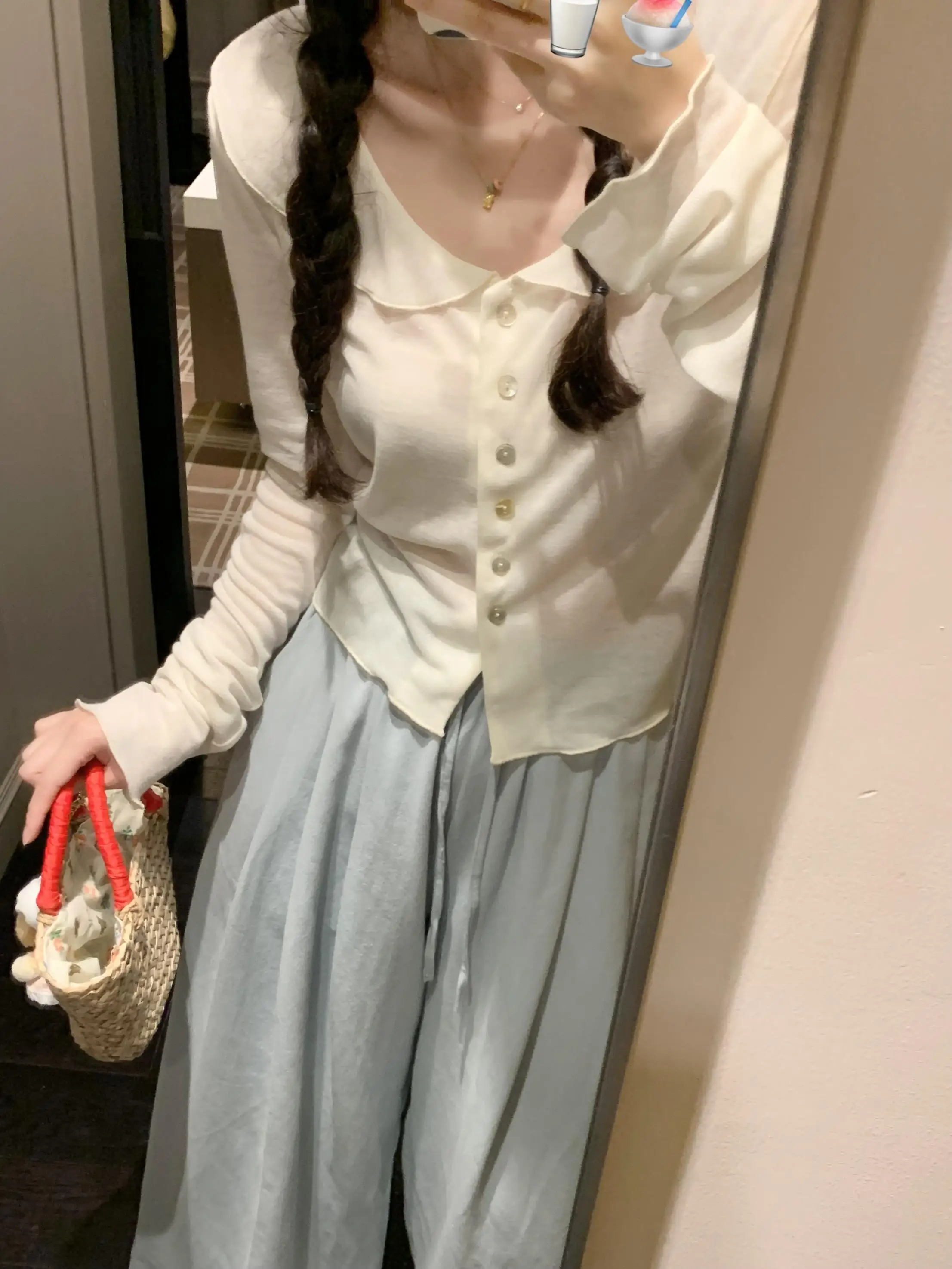 リネンワイドパンツをどう選ぶ？感ある湖色のロングワイドパンツが、夏の日常を救う理由