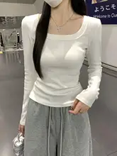 ボックスカラーの長袖Tシャツ【シンプルデザイン・レディース・フィット感良好】