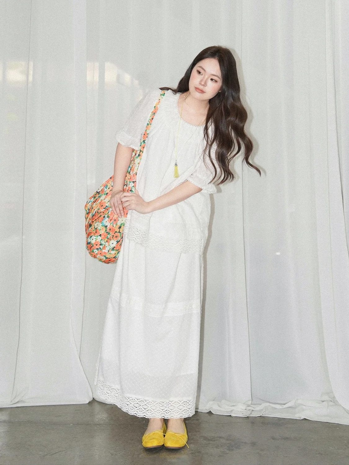 20代後半の夏に着るべきトップスは？レース透かしの丸首セットアップが解決する3つの悩み
