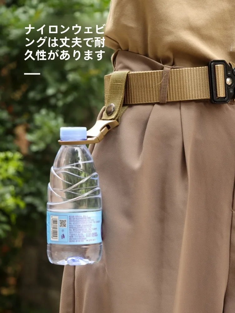 アウトドア用水筒クリップ：旅行・登山で便利なフック付きアイテムの実用性と使い方