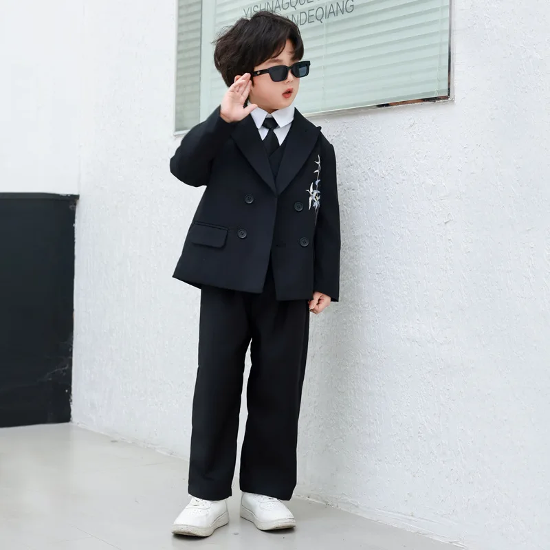 お宮参りの父親服装はカジュアルがいいの？伝統的スタイルとバランスを取るベストな選び方は？