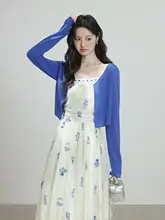 春にぴったりな杏色フラワープリント吊り帯ワンピース【ウエスト切替・ブルーニットトップス・セットアップ対応】