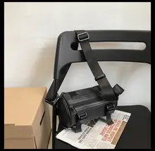 シンプルなデザインの防水ナイロン製クロスボディバッグ【職人仕上げ・トレンディなストリートスタイル】
