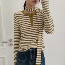 ストライプデザインの長袖Tシャツ【秋用・リボン付き・カジュアルスタイル】