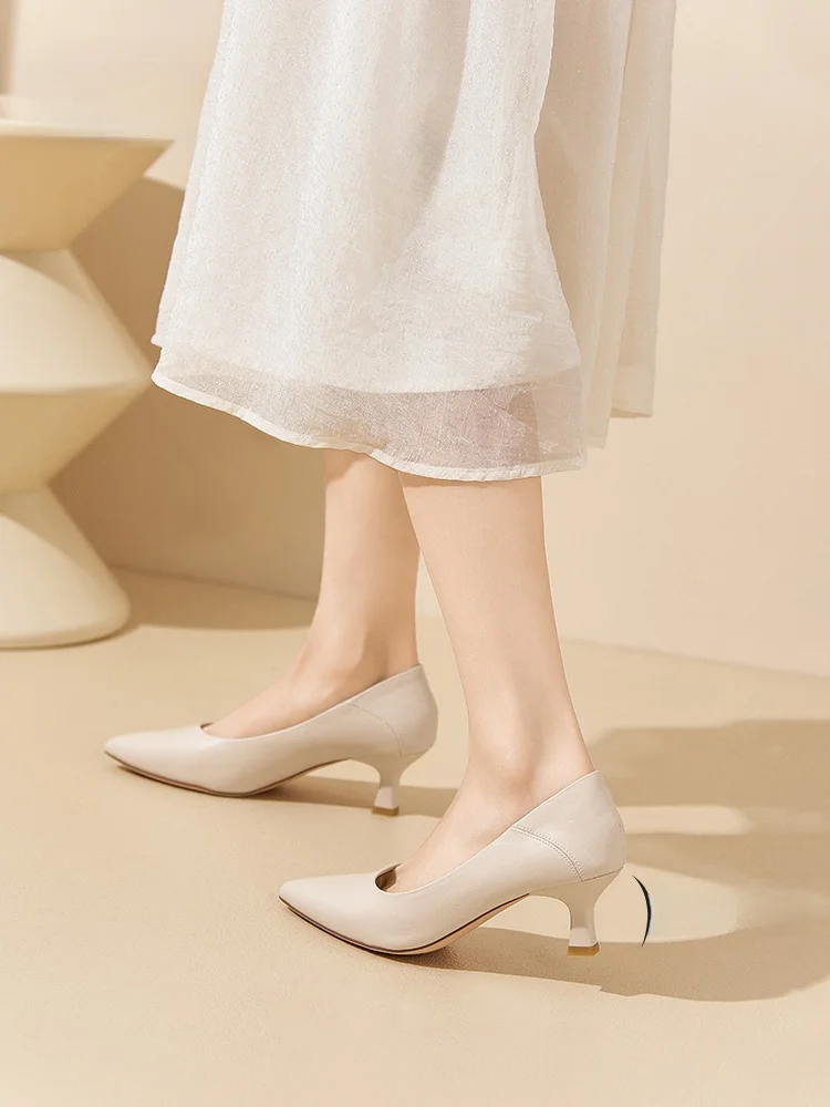 パンプス チャンキ ーヒール どんな感じ？通勤に合うのか？