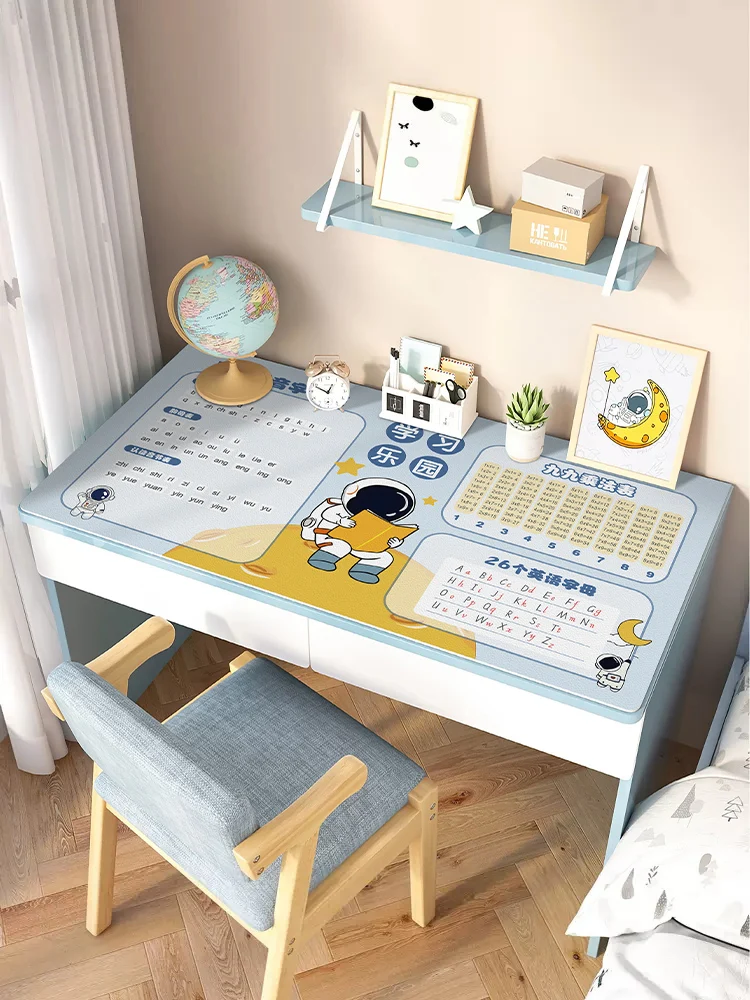 2歳から8歳までに使える知育プレゼントは？子供の学びを支えるデスクマットの選び方