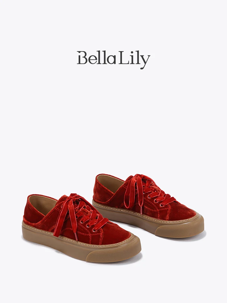 レディースレッドスニーカーBella Lily：柔らかさと通気性を兼ね備えたカジュアルスタイル