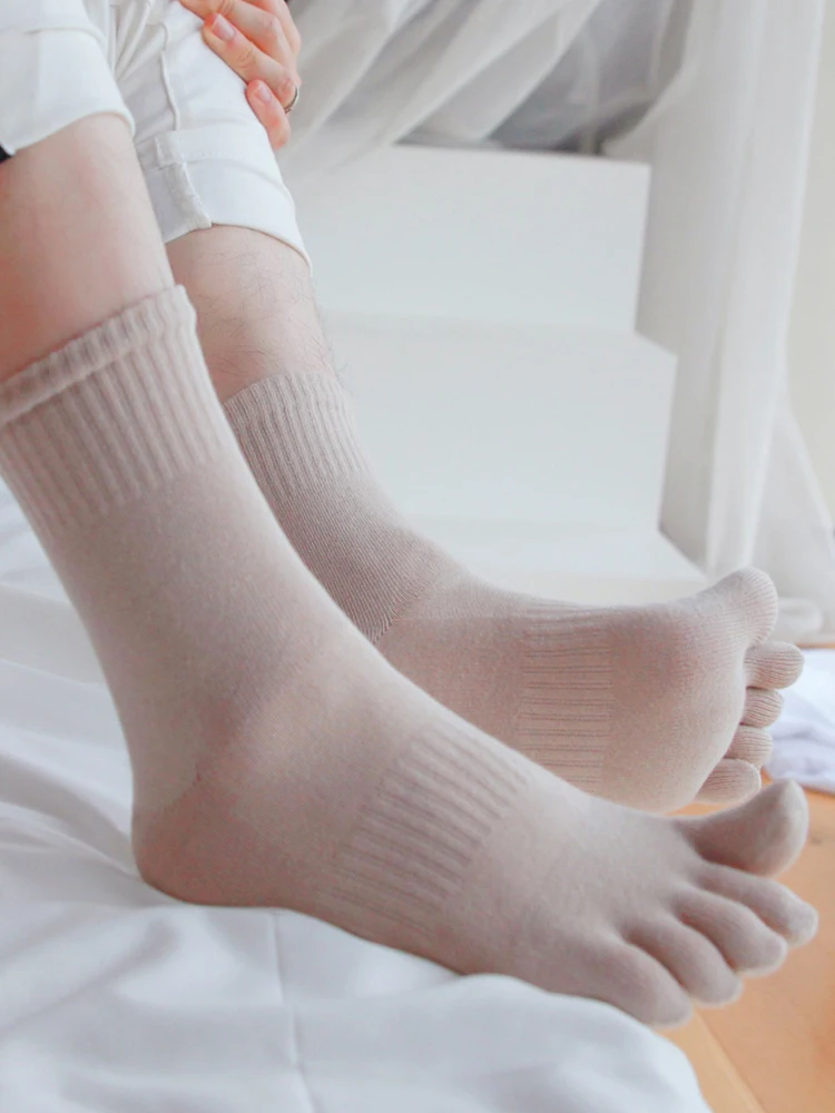 足の裏の汗を抑えるのに、本当に効くソックスはどれ？