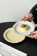 フランス風ビンテージケーキプレート【浮き彫りデザイン・陶器製・上品なスタイル】