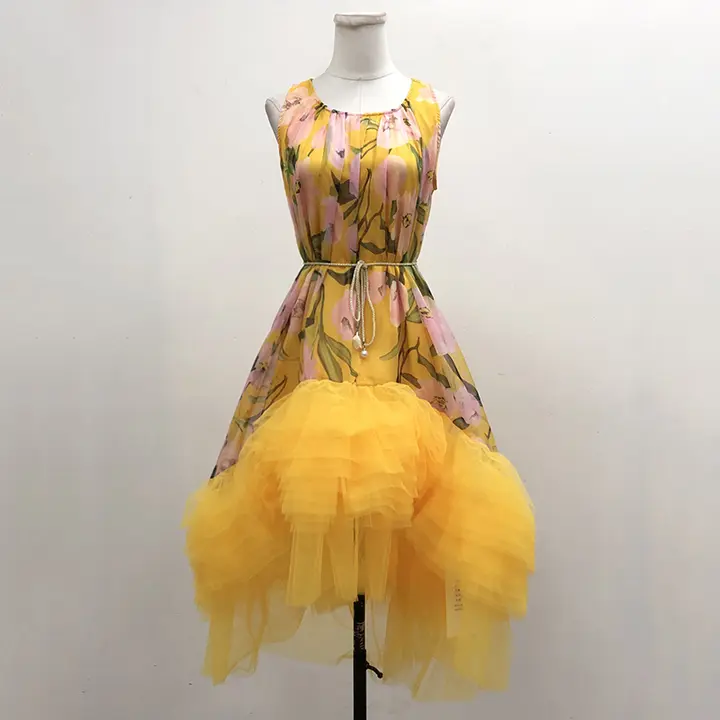 刺繍デザインのフラワープリントノースリーブロングスカート【大きなフレア・シフォン素材】