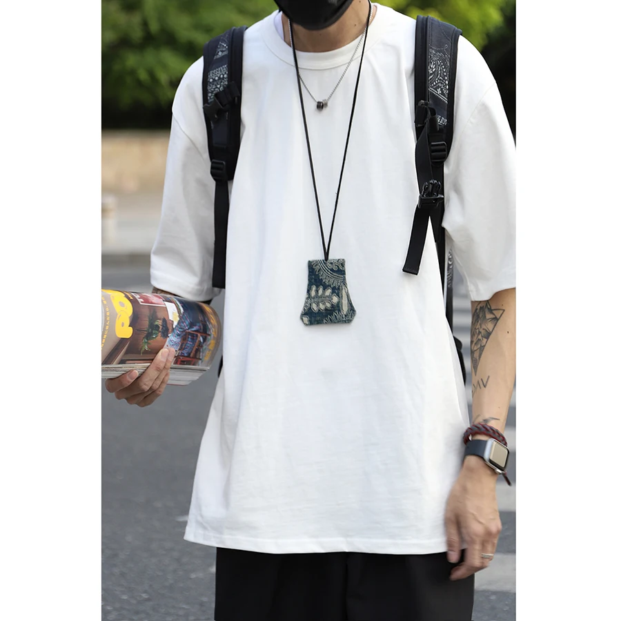 黒いTシャツを選ぶべきタイミングは？多歪二十五歳のプレミアムウォッシュTシャツが答えを教えてくれる