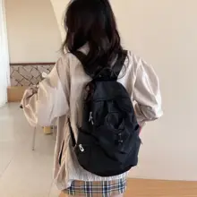 シンプルで使いやすいデザインのリュックサック【カジュアル・学生向け・バックパック】