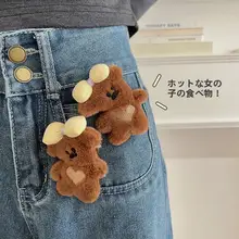 かわいいフワフワのリボン付きクマのブローチ【カジュアル・ヘアクリップにも使える】