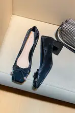おしゃれなリボン付きスクエアトゥミドルヒールパンプス【快適・カジュアル・浅口デザイン】