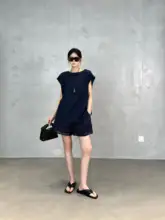 リネンとテンセル混紡のノースリーブショートトップス【ゆったりしたシルエット・春夏用】