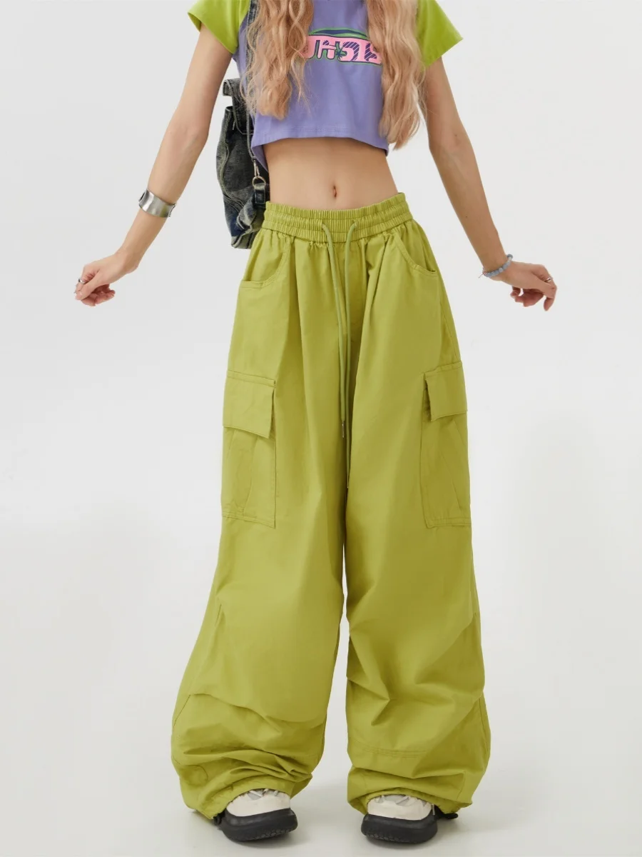 カーゴパンツ コーデ レディース 完全ガイド｜通勤に合う迷彩スタイルの実際の使い方