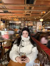 香らしいデザイン！コームペンダントネックレス【女性用・レトロ風・ロングニットスタイル】