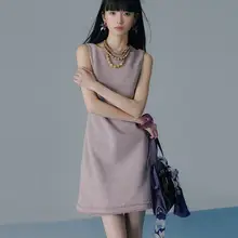 華やかなデザインのフレンチスタイルノースリーブワンピース【シルエット強調・レトロ調】