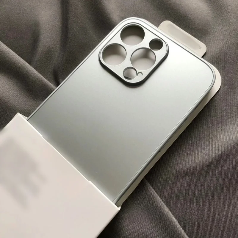 スマホの指紋が気になるなら、これで解決できる？ナノマット指紋防止ケースの本当の価値とは
