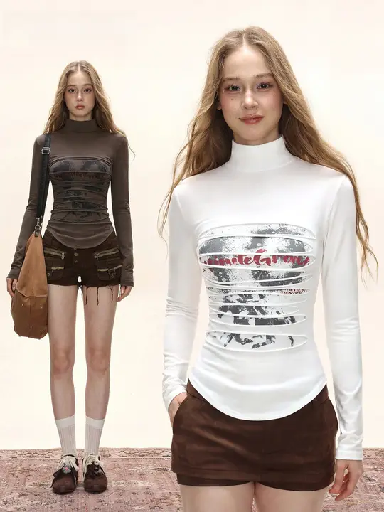 デザイン感のあるアメリカンレトロハイネックプリント長袖Tシャツ【レディース・春秋用・スリムフィット】