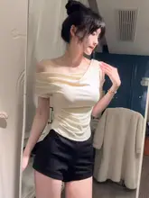 女性用ワンショルダー短袖Tシャツ【夏用・フィット感がある・ウエストシェイプ・美しいデザイン】