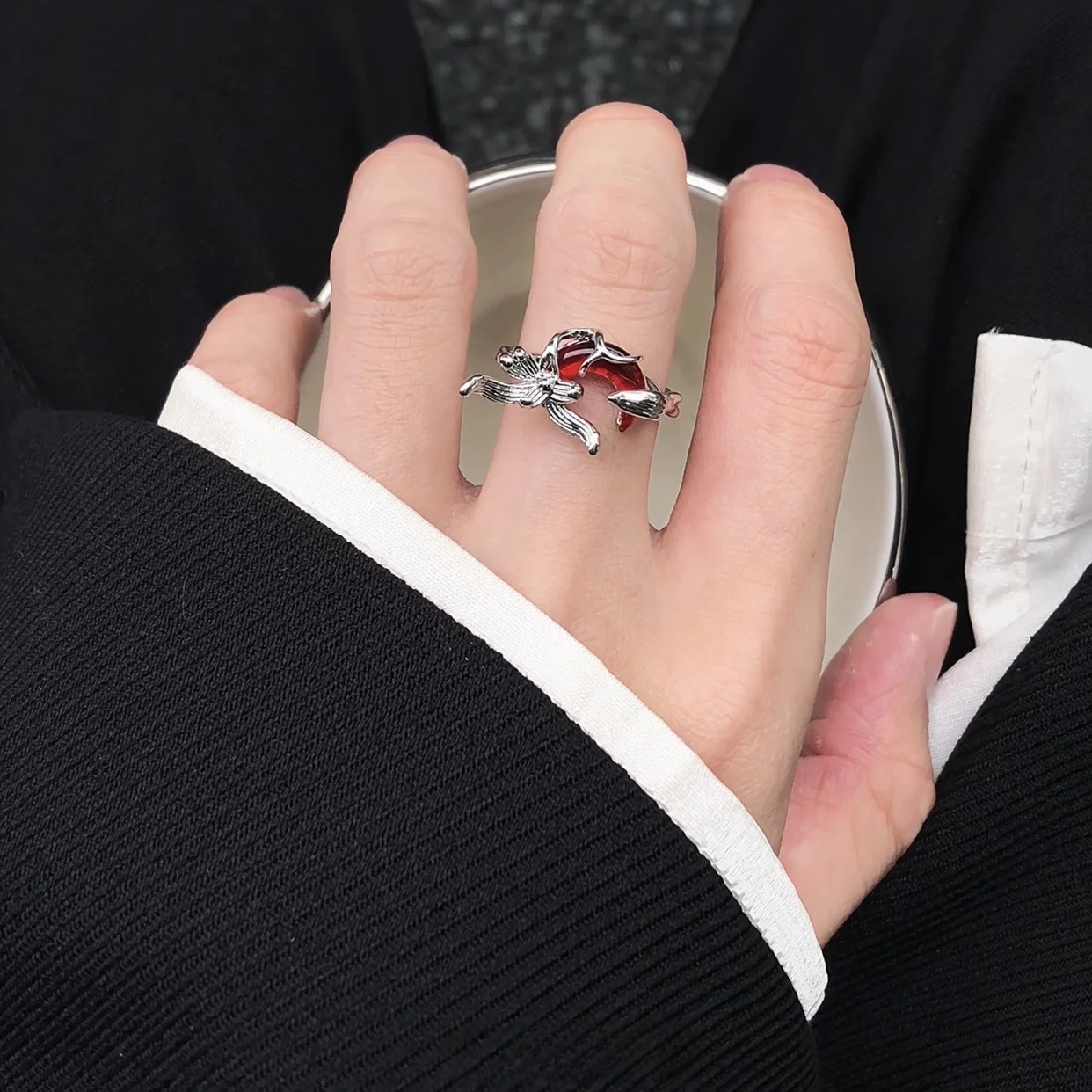 アジャスターバンドを選ぶべきタイミングは？星月デザインのリングが教えてくれたリアルな使い方