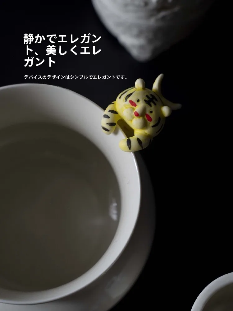 創造的な陶製トラの蓋付き茶碗：チャイナモチーフの代表的なインテリアアイテム