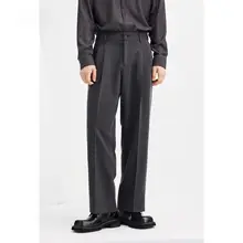 深灰色のスーツパンツ【高級感・通勤・カジュアル】