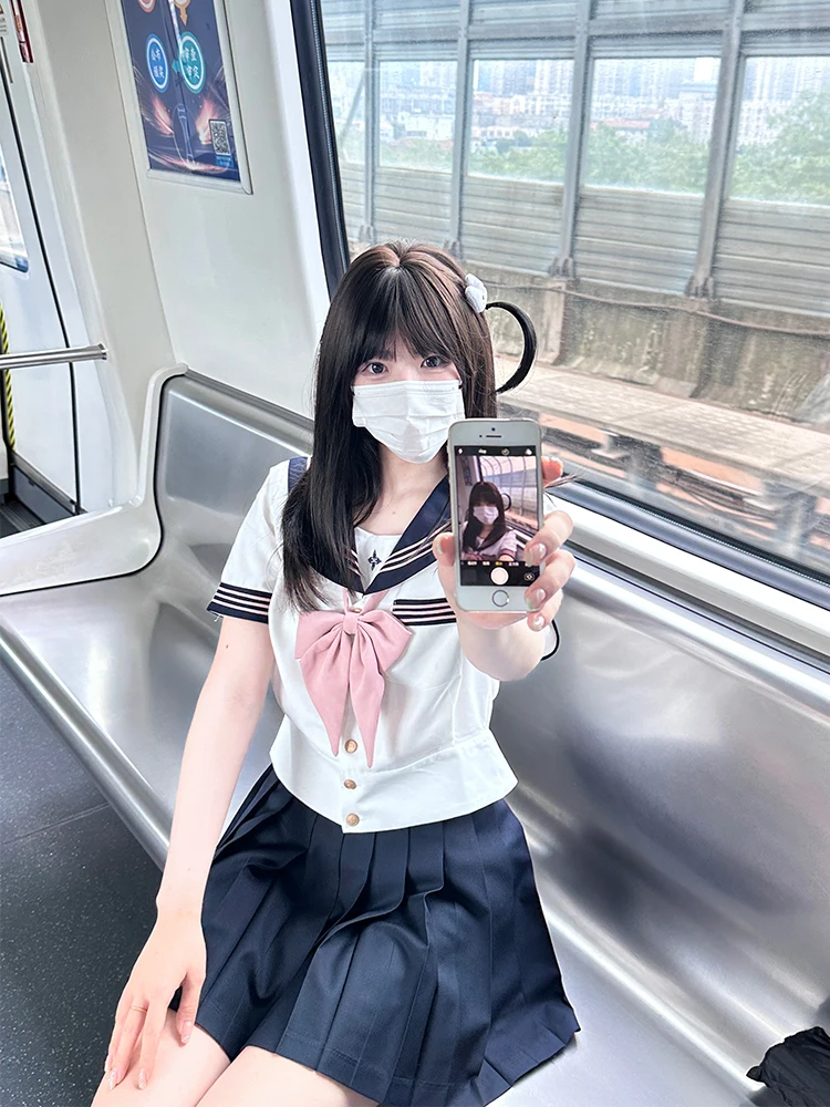 夏用セーラー服【ウエスト絞り・プリーツスカート・女子校制服】（セットアップ対応）：中古制服と新品の価格・デザイン比較