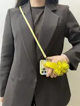 春らしい花柄のスマホケース用ストラップ【黄色・フラワーデザイン・iPhone対応】