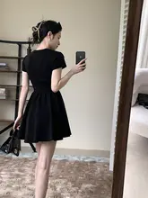 シンプルなデザインのブラックワンピース【ウエストリボン・通勤向け・ショート丈】