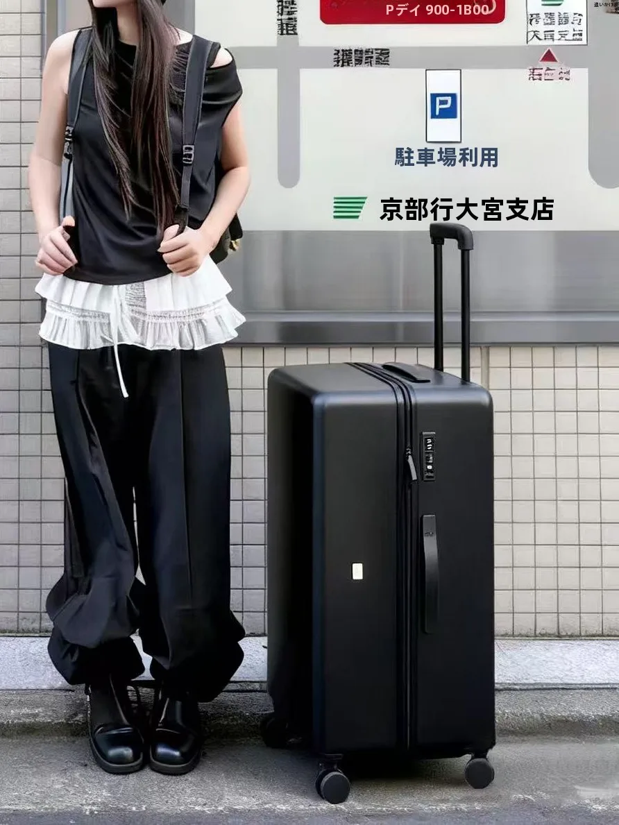 大容量キャリーバッグ：軽量で旅行・出張に最適な2泊3日用持ち込みバッグ