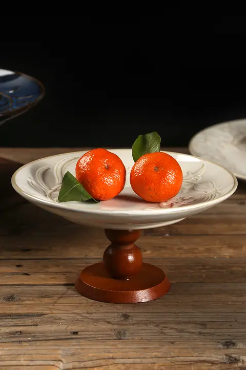 ケーキスタンド 陶器 高脚 エンボス加工 フレンチ風 ヴィンテージ デザートプレート スイーツ フルーツ ティータイム インテリア