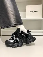 黒のスポーツシューズ【レディース・冬用・通気性・厚底・ダッドシューズ】