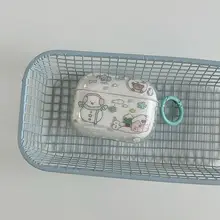冬の可愛い雪だるまデザインのAirPods用ケース【ソフトタイプ・雪の結晶印刷】（セットアップ対応）