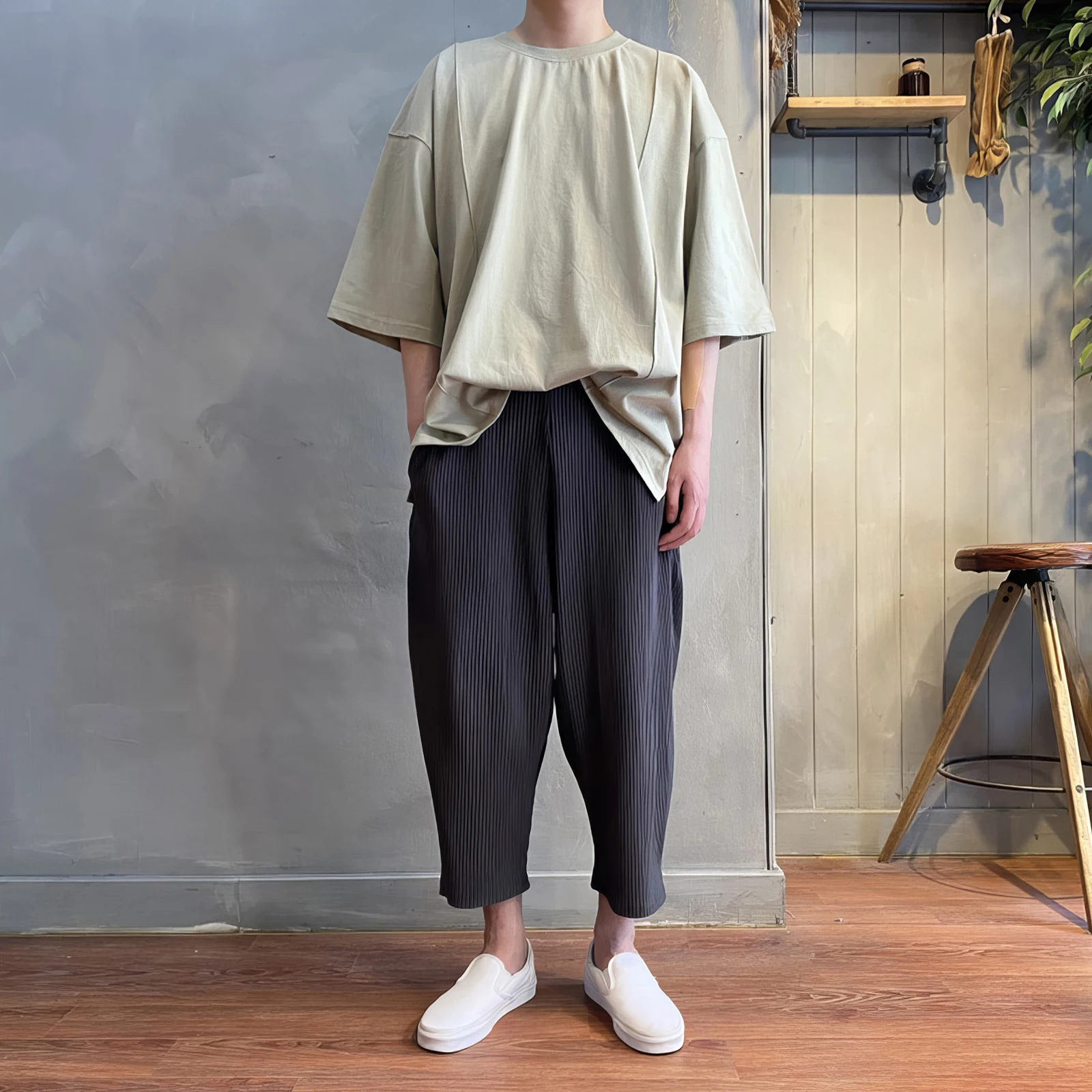 スマートアンクルパンツとスキニーピンクパンツ、どちらが通勤に最適？
