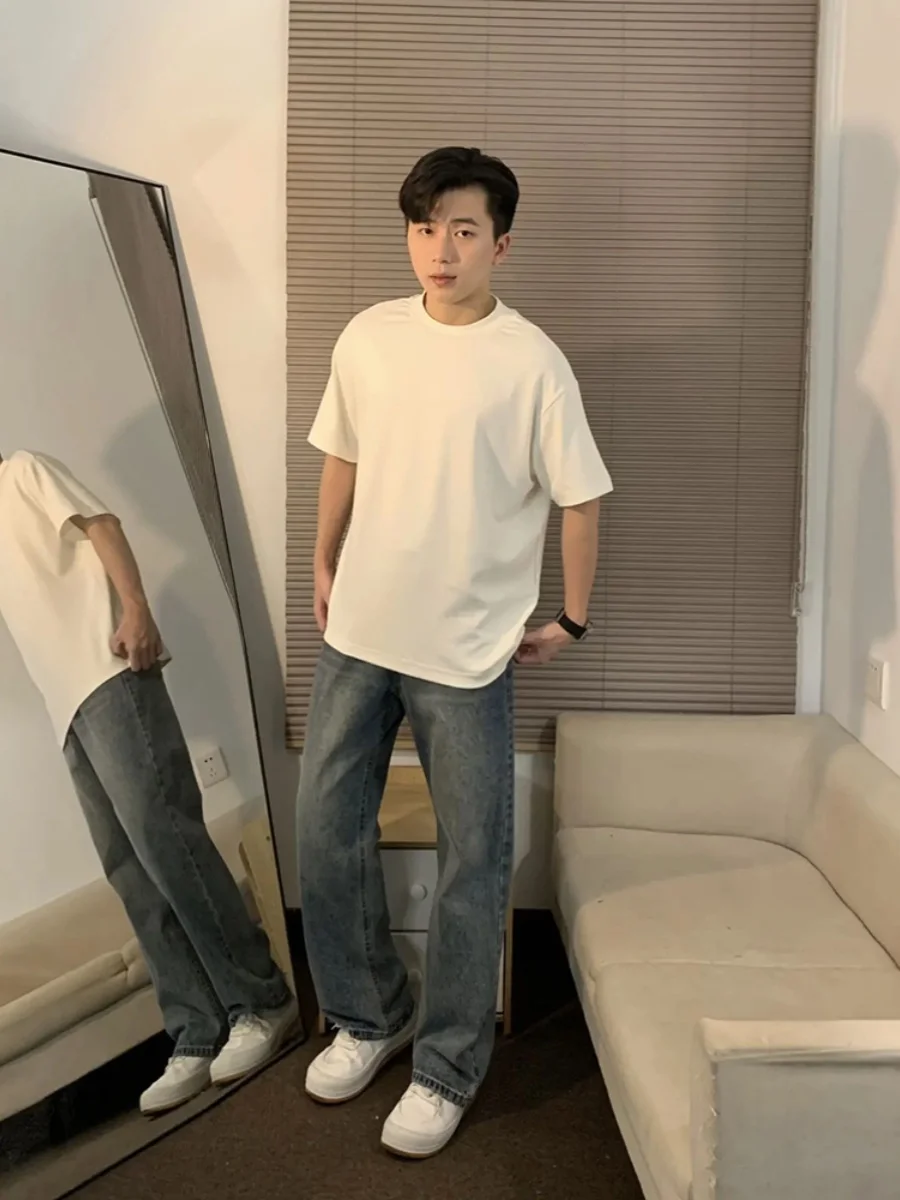 黒Tシャツコーデメンズはどう着る？シンプルな1着でカジュアルからフォーマルまでつなげる