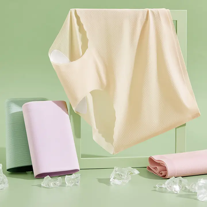 極上の柔らかさのアイスシルク女性用ショーツ【抗菌・中腰・透けにくい・三角形】
