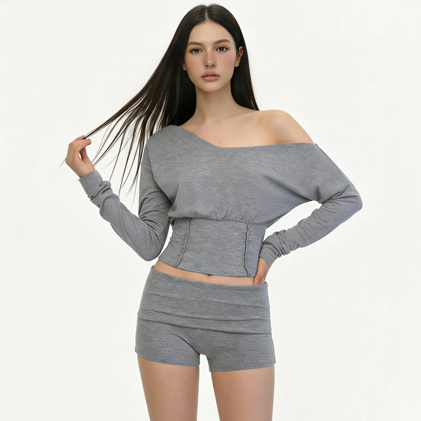 ボーリングにぴったりの女性用服装は、どう選ぶ？