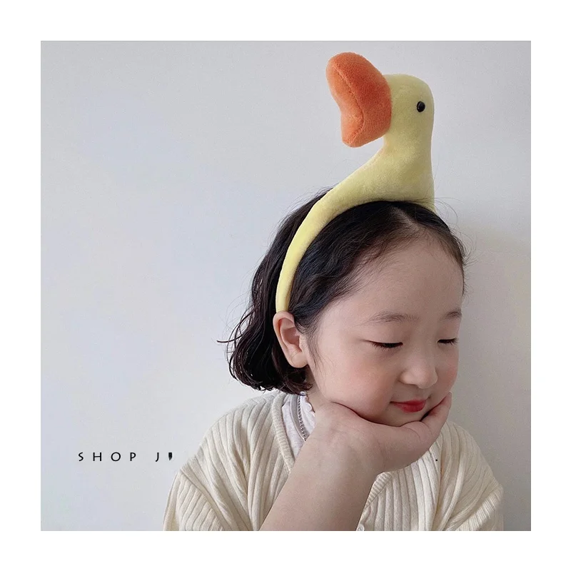 白鹅绒デザインのボブヘアバンド：ふわふわ感と日韓スタイルのバランスを実現