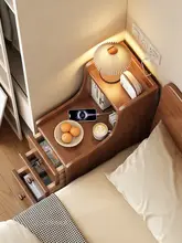 木製の小型キャスター付きナイトテーブル【移動可能・狭い隙間に最適・ロック機能付き】