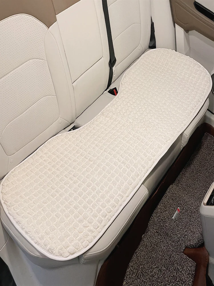 可愛いデザインのカーシートマット：通気性と夏用性を備えた泡芙格スタイルの実用性解析